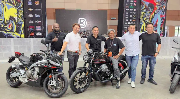 Moto Guzzi V7 Stone Unveiled At Art Of Speed 2023 - Automacha