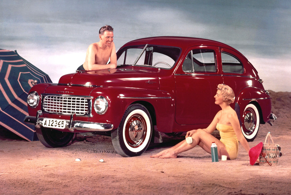 洋書 Volvo PV444 and PV544, 1945-65 Volvo PV444 and PV544, 1945-65 - メルカリ