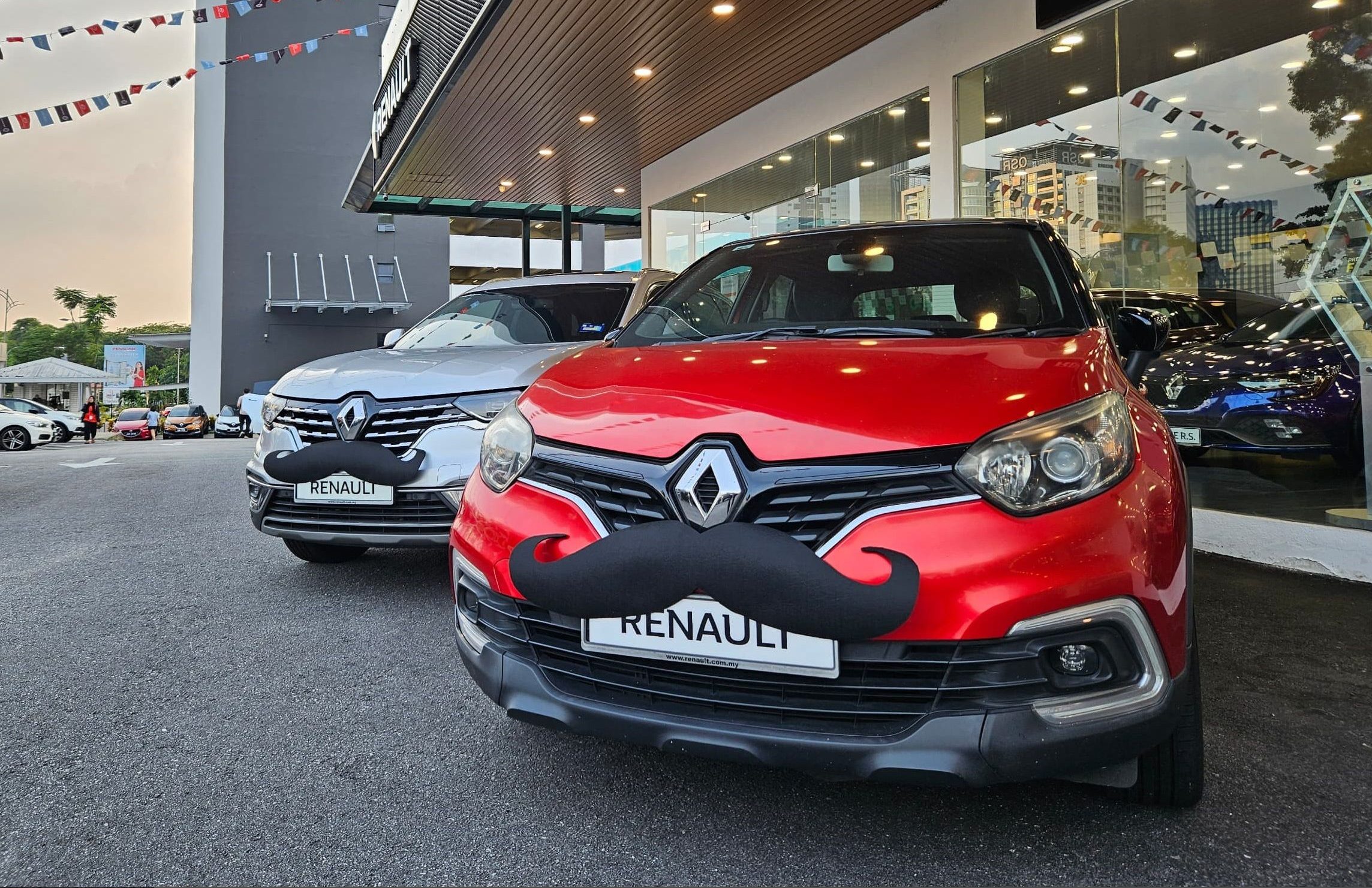 Enjoy A Free Health Screening At, Of All Places… Renault PJ - Automacha