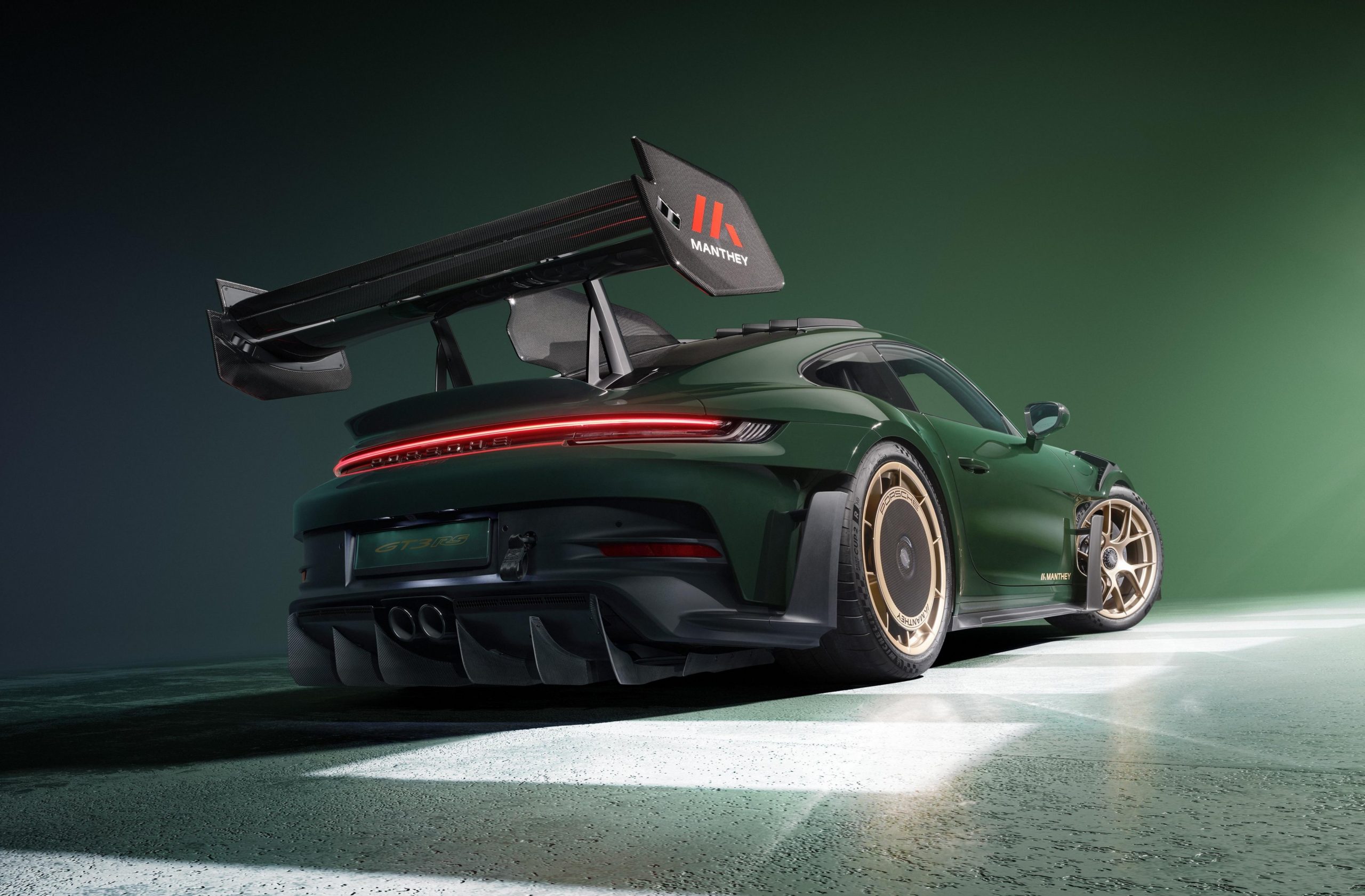 Manthey's 992 911 GT3 RS Touts A Literal Tonne of Downforce