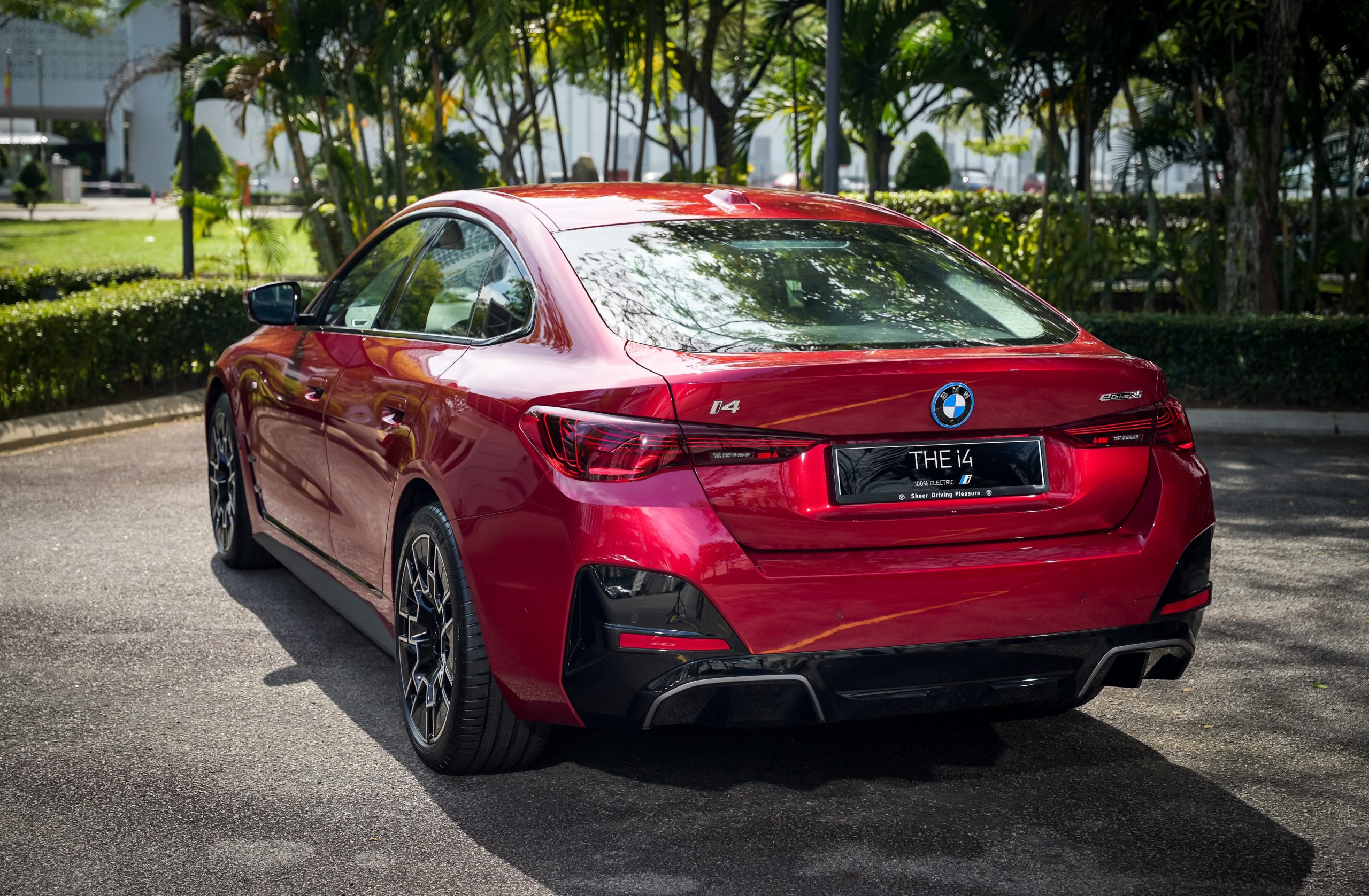 BMW i4