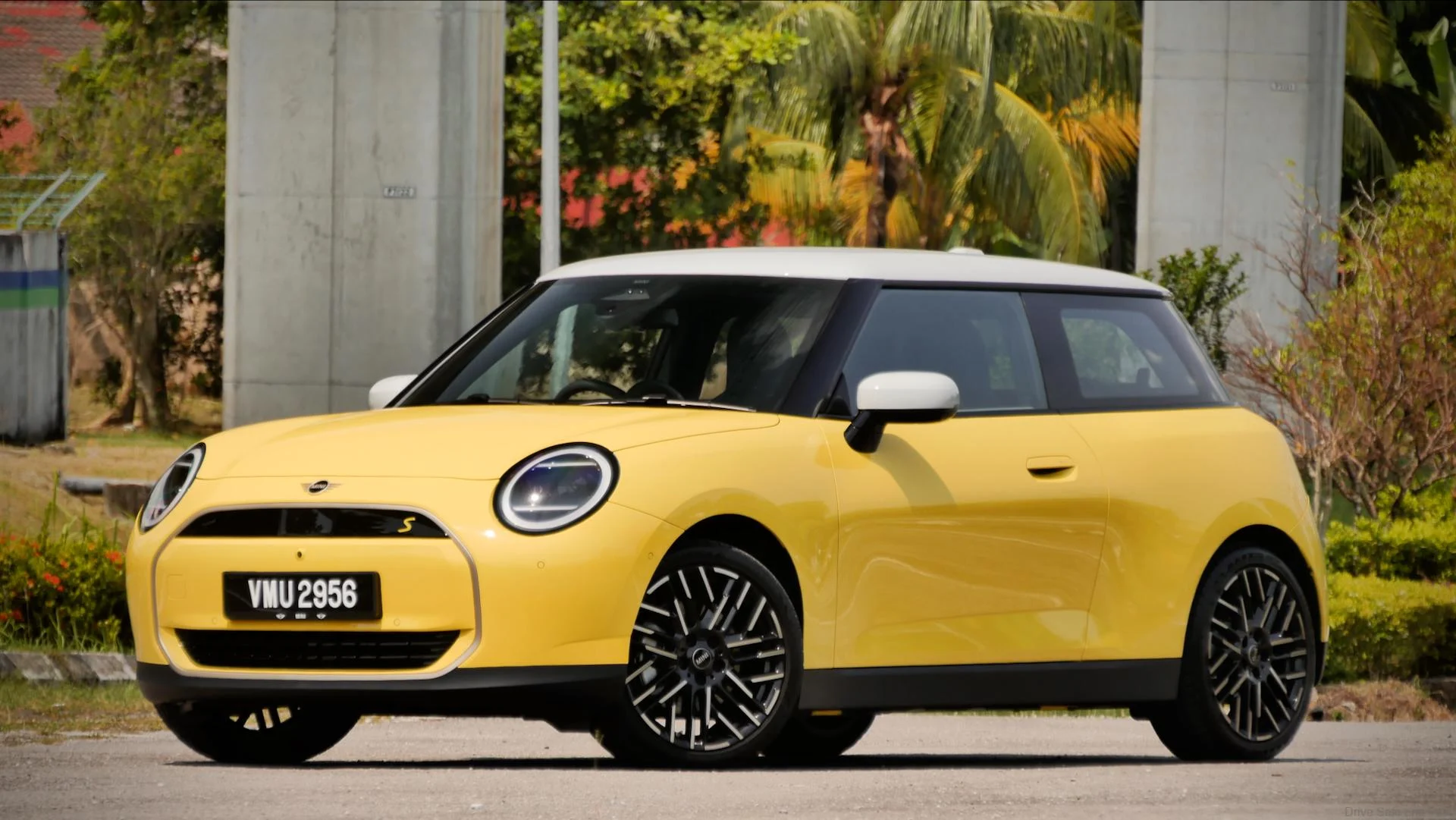 MINI EV