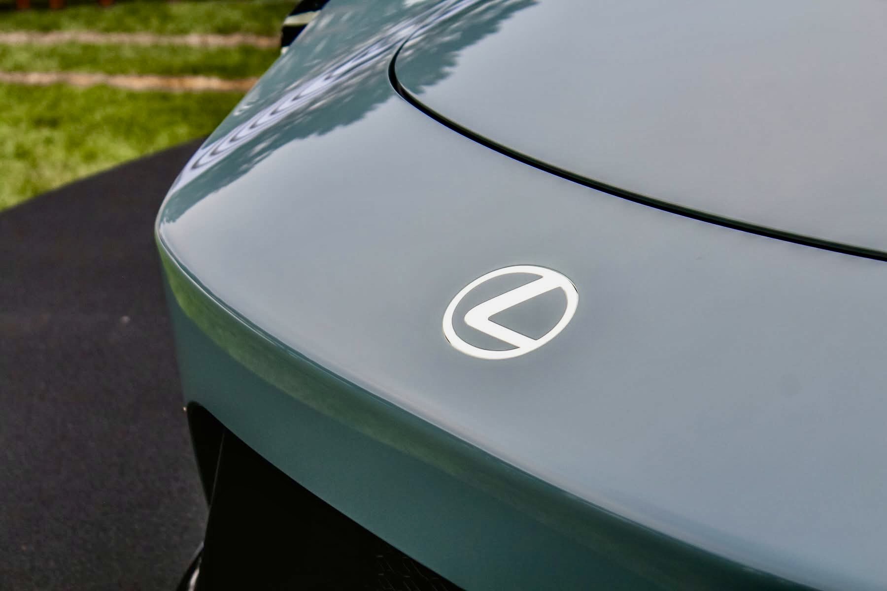 https://automacha.com/lexus-just-uploaded-a-3-hour-asmr-video-of-its-lfa-revving/