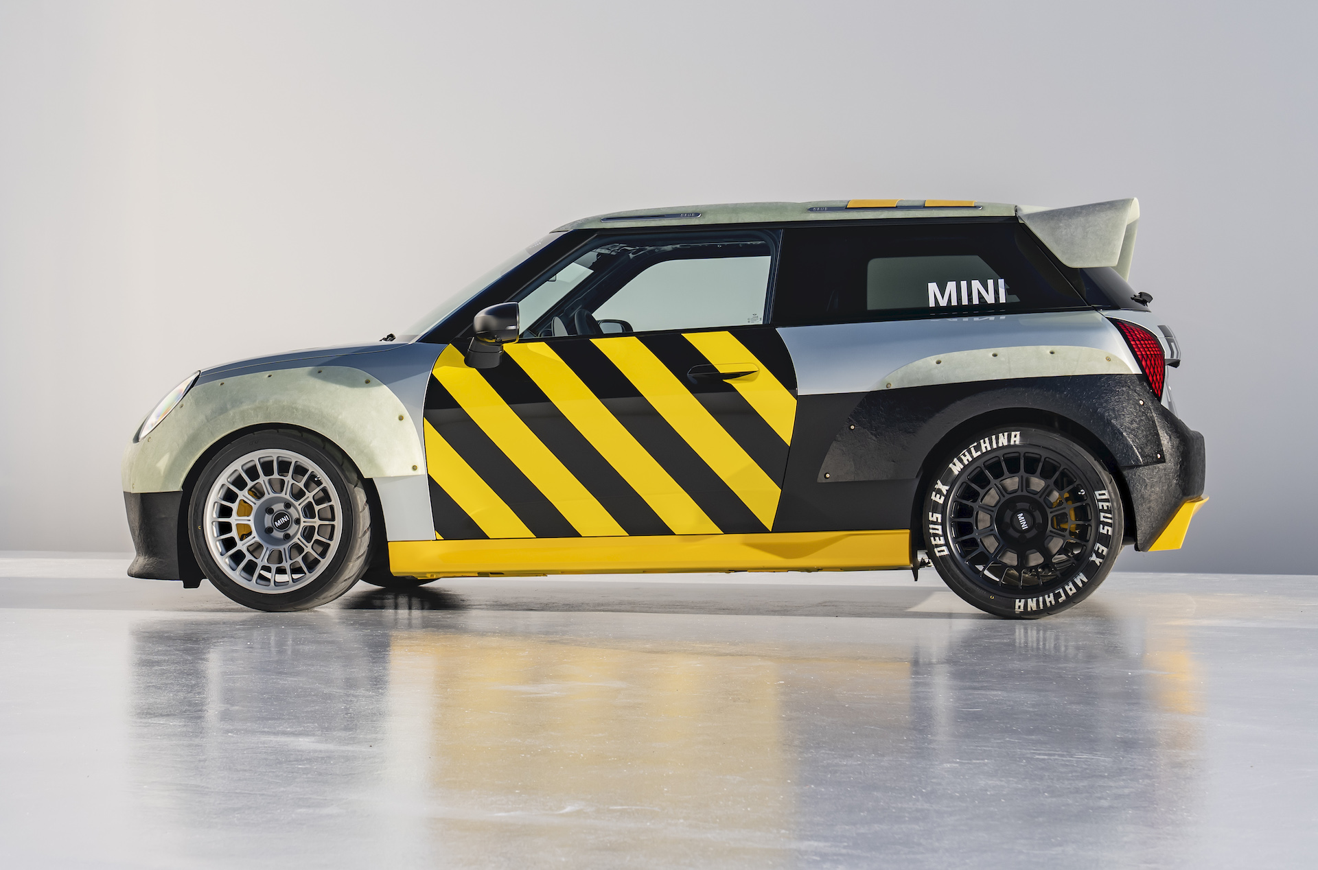 MINI JCW X DEUS