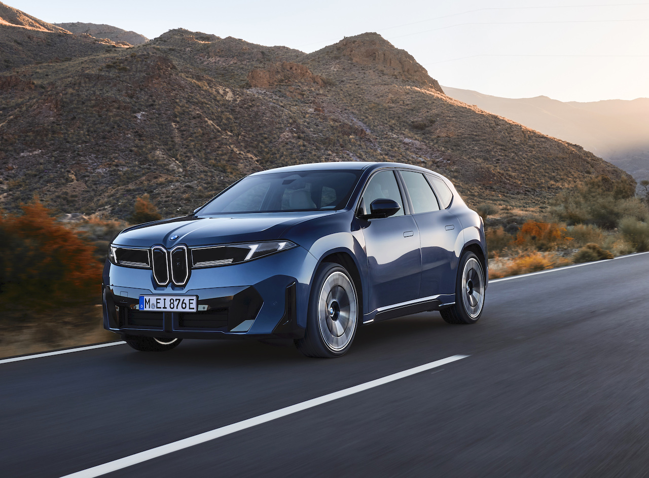 BMW iX3 Is An Electric Sports Activity Vehicle With 805km Driving