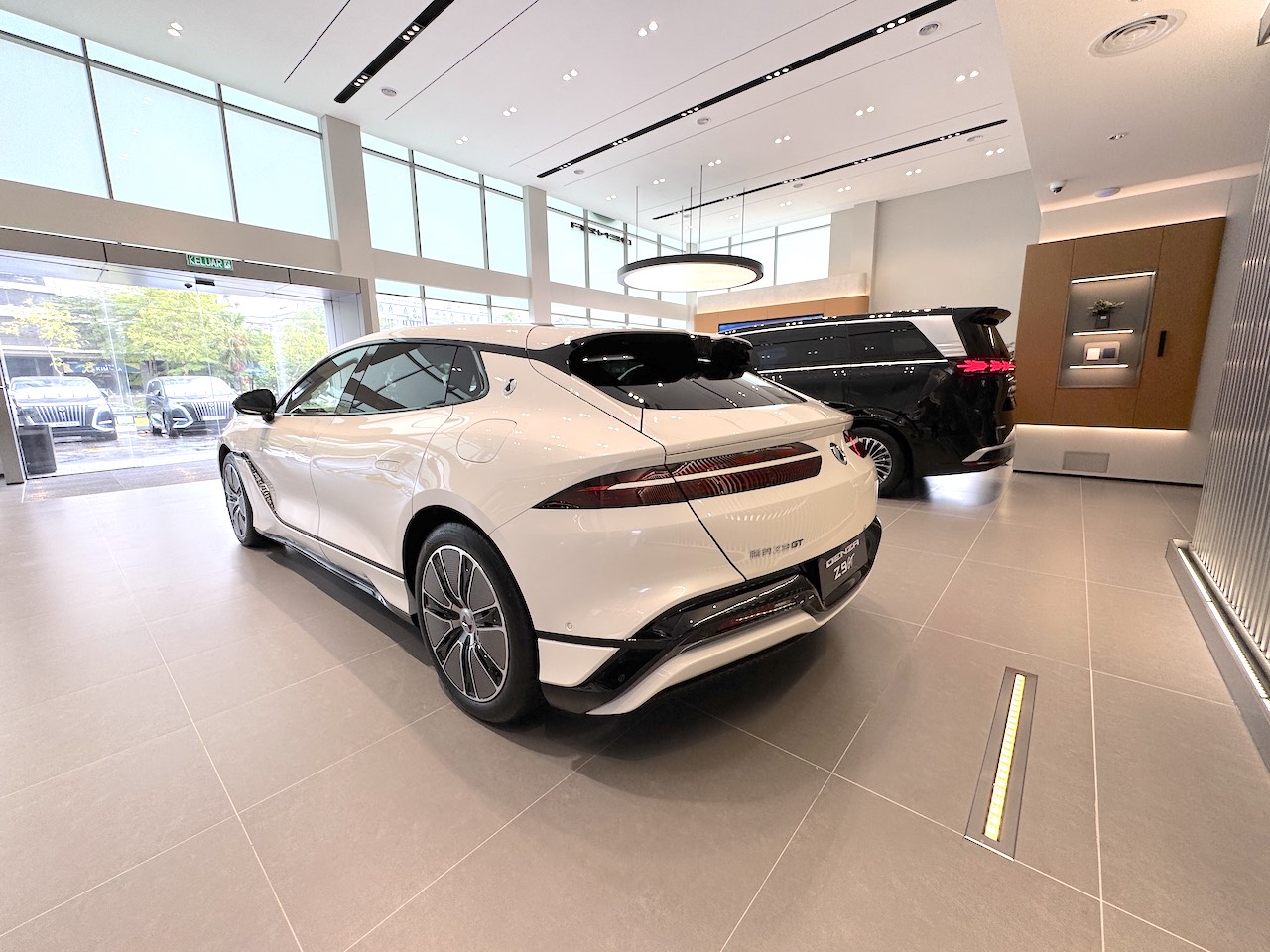 Denza Z9GT