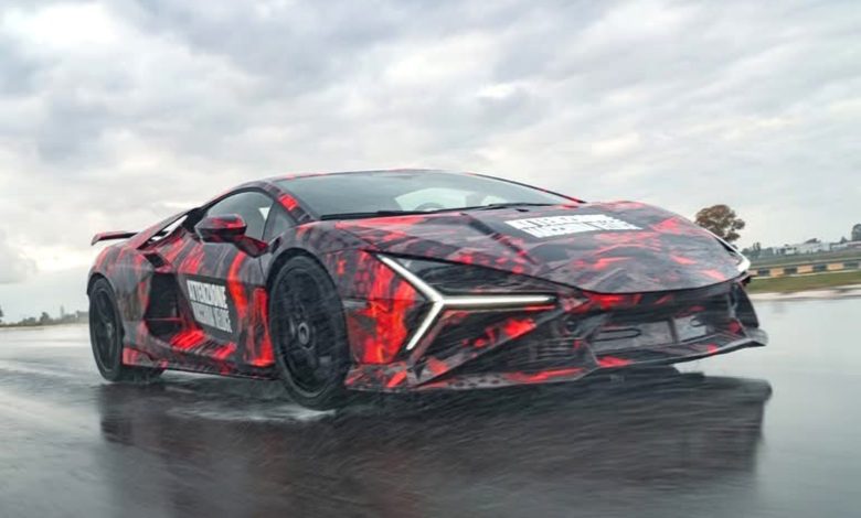 Lamborghini Revuelto SV