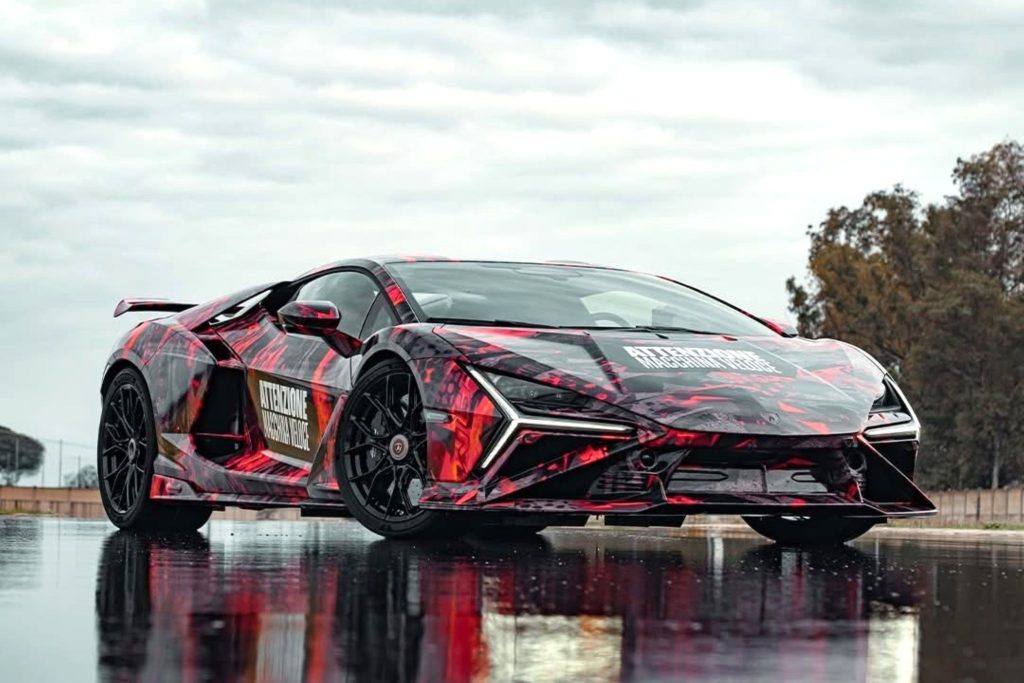 Lamborghini Revuelto SV